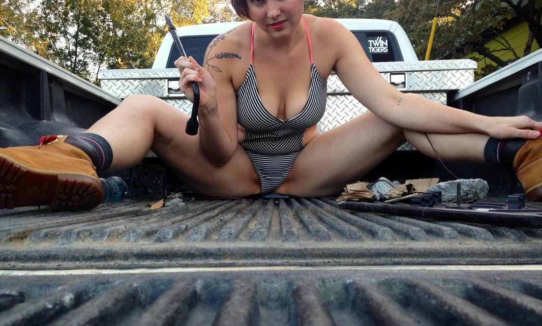 sex in pickup truck